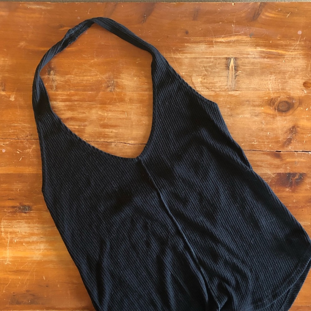 Sun & Shadow Black Halter Tank | Size S 🖤